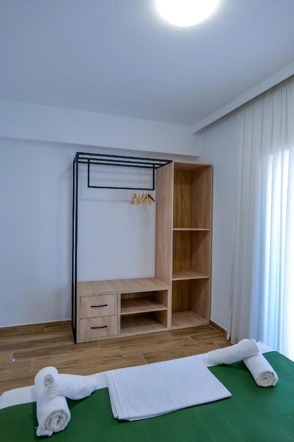 Sarandaview Hotel Kültér fotó